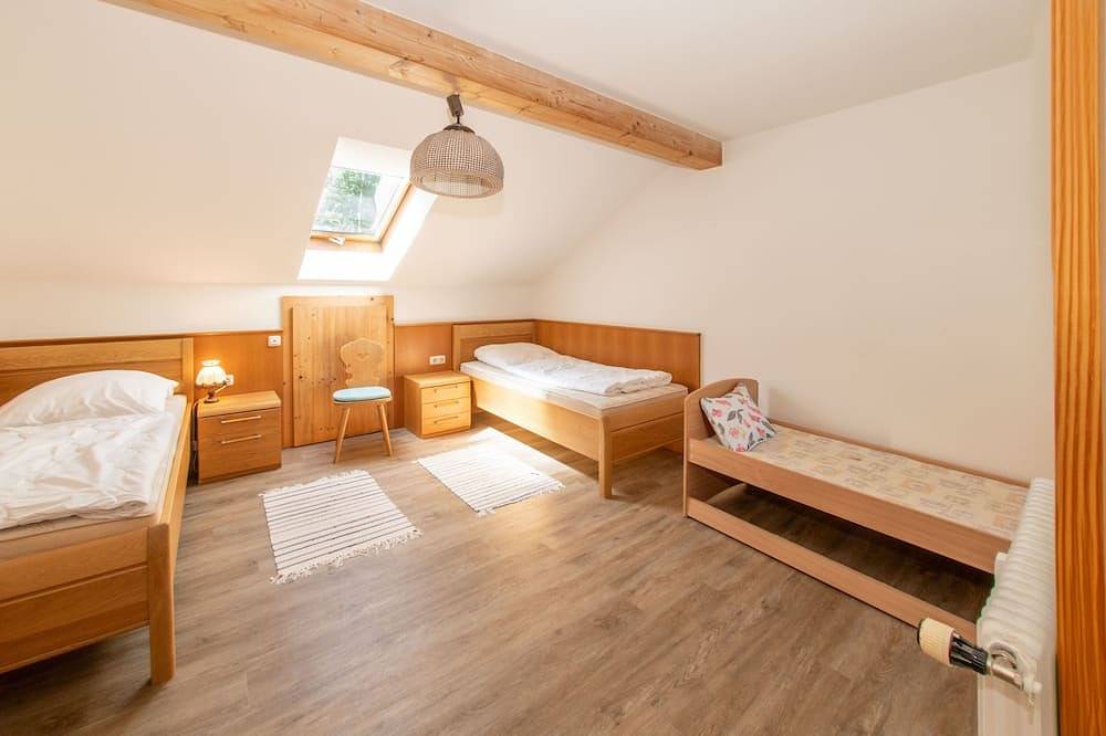 Geheel appartement, Fewo 19/7 - Ruhig Gelegene Fewo mit Balkon für 4 P. mit Ht - Ferienwohnungen Steigmühlenweg in Weißensee, Füssen