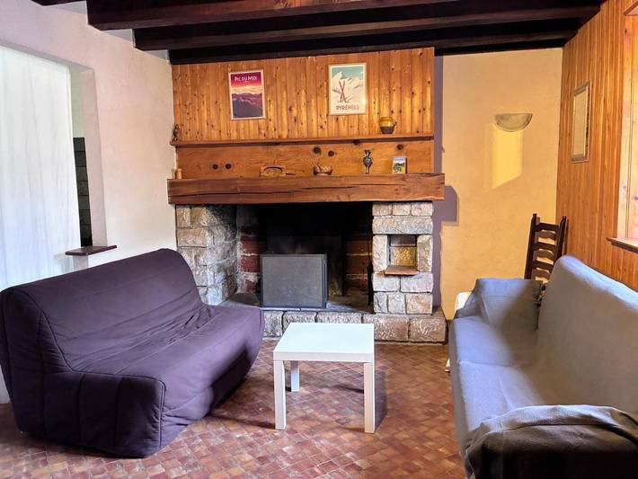 Location de vacances pour 8 personnes, avec terrasse ainsi que vue et jardin à Vielle-Louron - 3