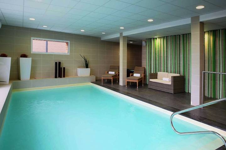 Hôtel pour 2 personnes, avec vue et sauna ainsi que jardin et piscine, animaux acceptés à Ploubazlanec
