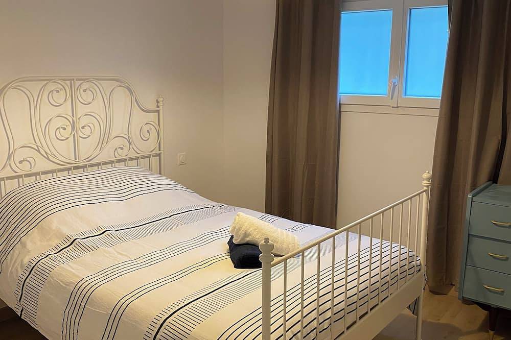 Appartement entier, Gîte rénové et climatisé, terrasse, parking privé – Plages & commerces à pied 🌞 in Meschers-sur-Gironde, Région de Rochefort