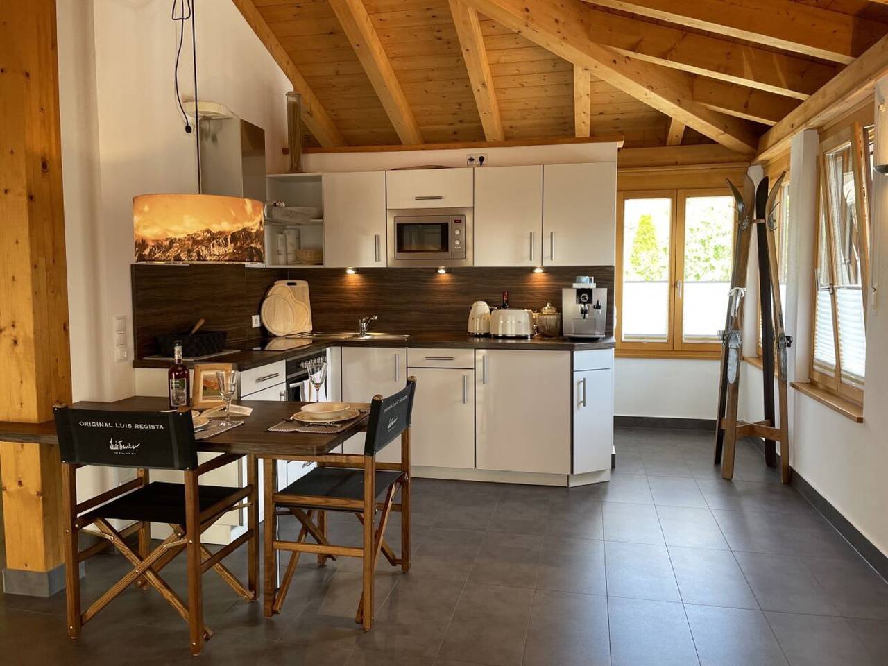 Ganzes Studio, Ferienwohnung Max 1" mit Bergblick, privater Terrasse und Wlan in Garmisch-Partenkirchen, Bayerische Alpen