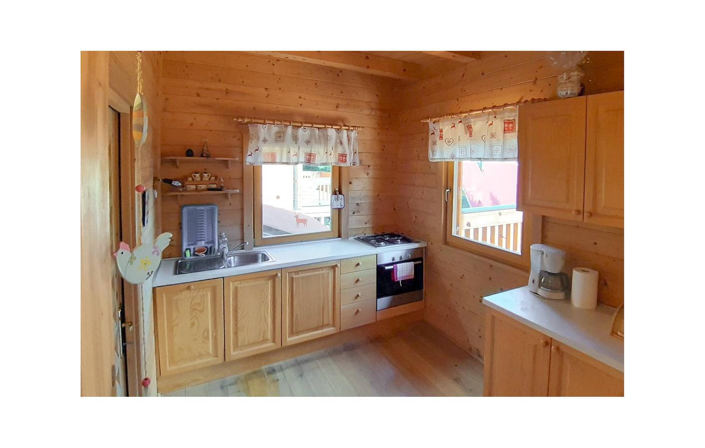 Ganze Ferienwohnung, Gemütliche Ferienwohnung mit Terrasse in der Nähe des Stadtzentrums von Mrkopalj und der Skipiste in Mrkopalj, Primorje-Gorski Kotar