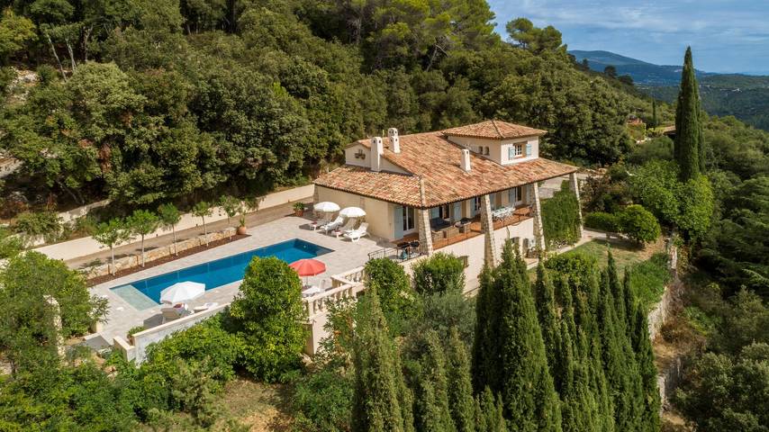 Gîte pour 8 personnes, avec piscine