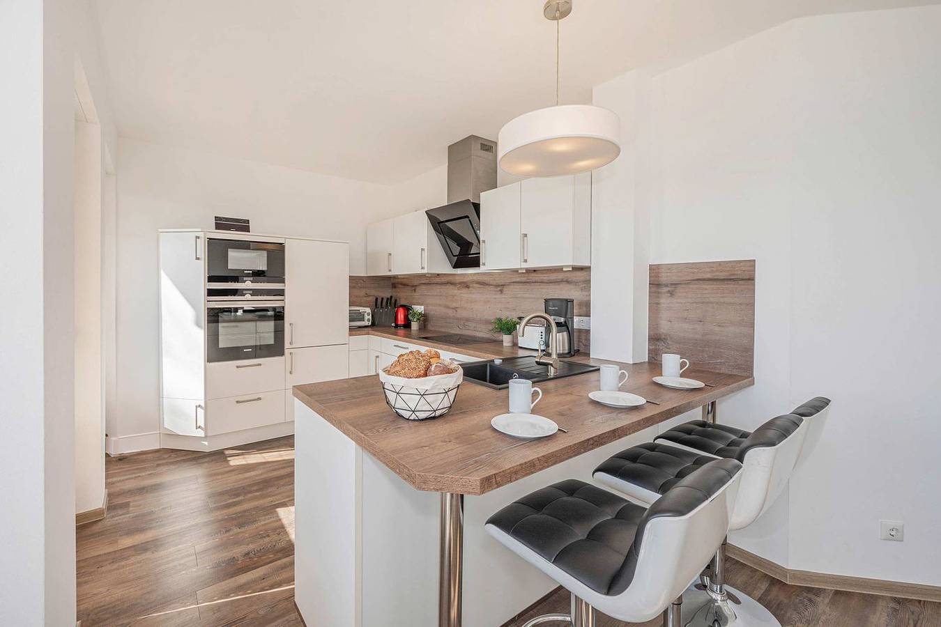Ganze Wohnung, Moderne Ferienwohnung mit Terrasse & Seeblick – nur 350 m zum Haff in Kamminke, Usedom