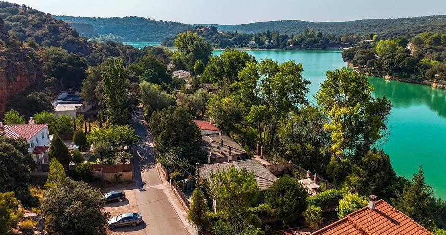Casa de vacaciones para 7 personas, con vistas al lago además de jardín y vistas en Parque natural de las Lagunas de Ruidera