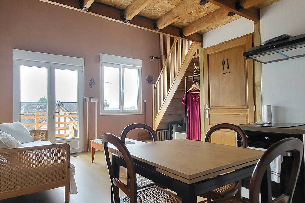Ganze Wohnung, Studio 5 - Duplex 45m2 with all comforts. 8m2 terrace with garden furniture. in Le Trait, Rouen und Umgebung