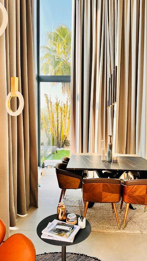 Location de vacances pour 4 personnes, avec vue ainsi que jardin et piscine à Villetelle - 2