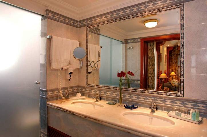 Ferienanlage für 6 Personen, mit Sauna und Garten in Portugal - 2