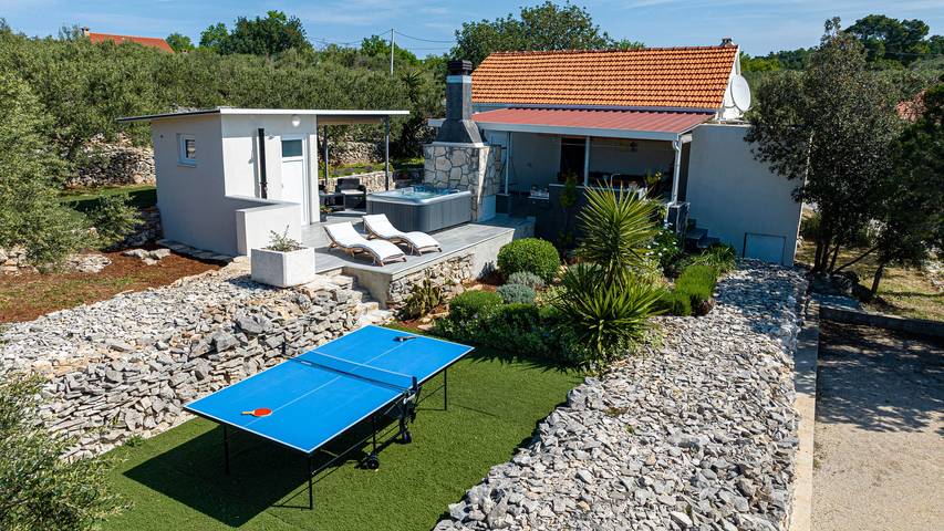 Villa pour 5 personnes, avec jardin ainsi que jacuzzi et terrasse à Vela Luka - 4