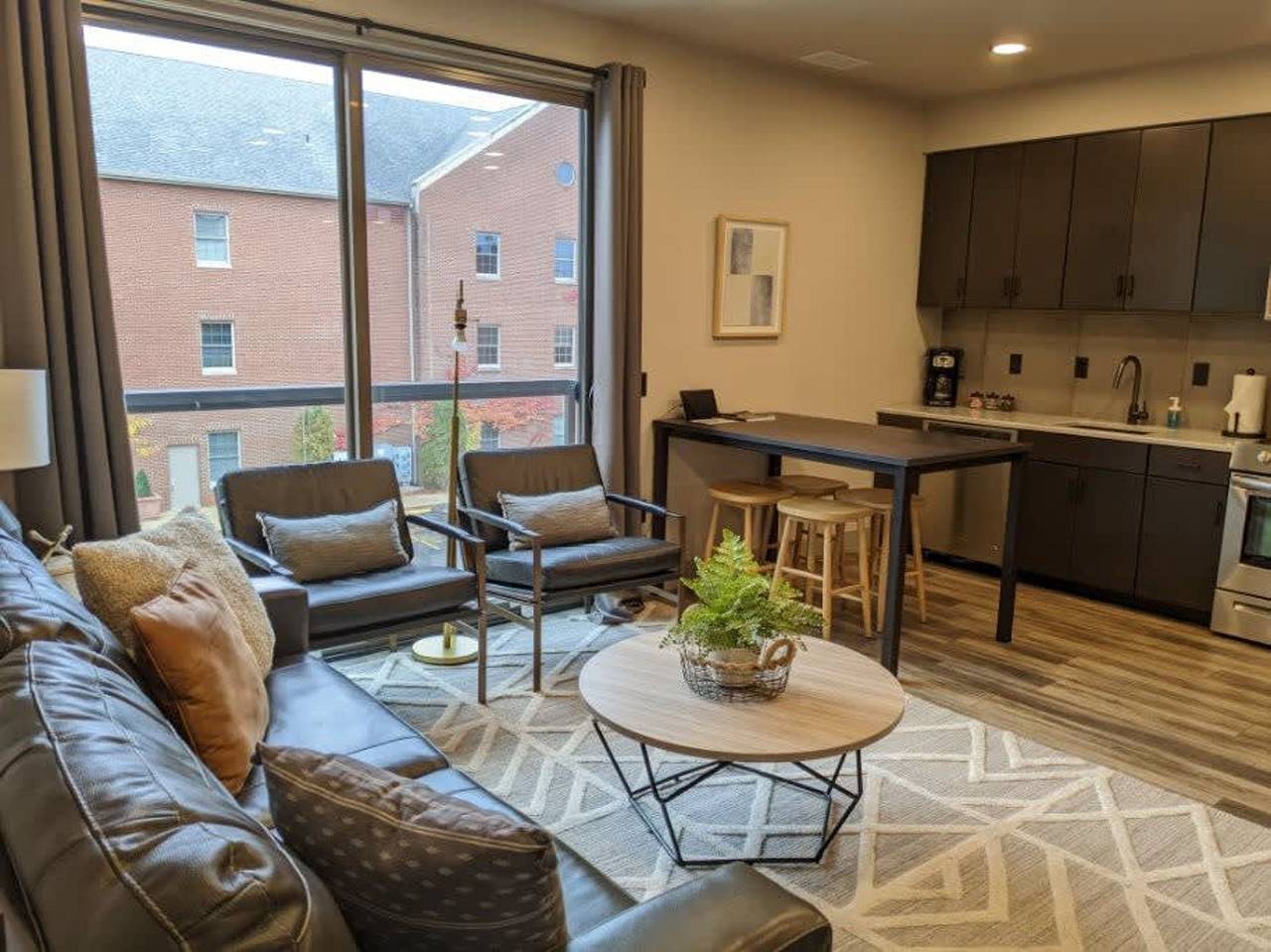 Ganze Wohnung, Modern State 210 Just Blocks Away From The Bay   in Traverse City, Grand Traverse County