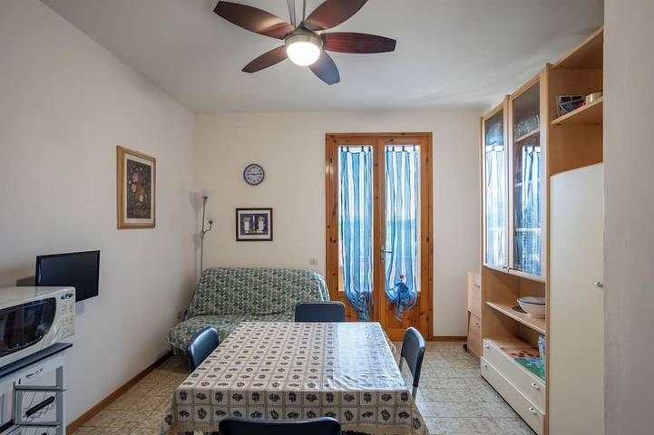 Ferienwohnung für 5 Personen, mit Balkon und Whirlpool sowie Garten