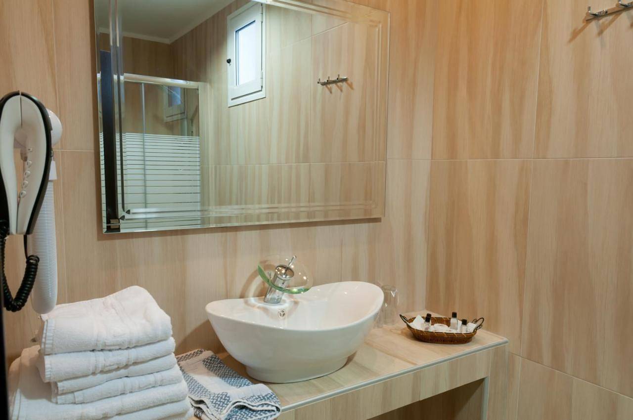 Double or Twin Room in Serrès, Région de Serres