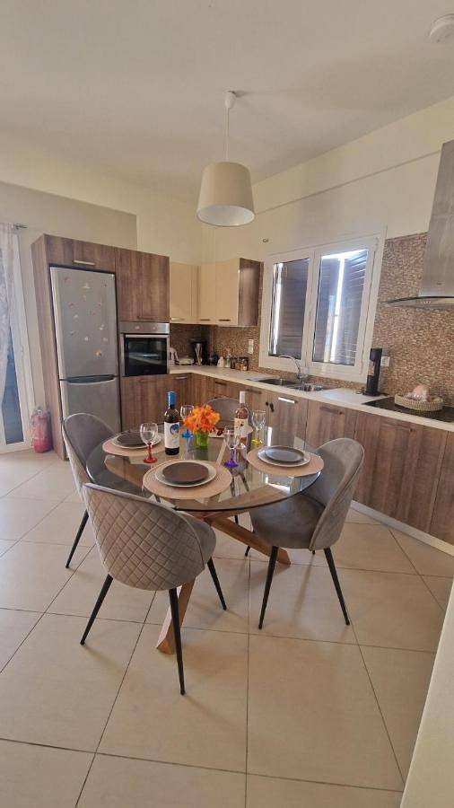 Gîte pour 4 personnes, avec vue et balcon dans Perdika - 3