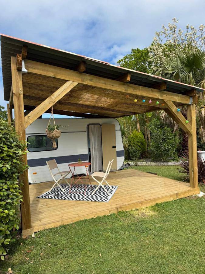 Chambre d’hôte pour 2 personnes, avec Terrasse et Jardin ainsi que Piscine et Vue