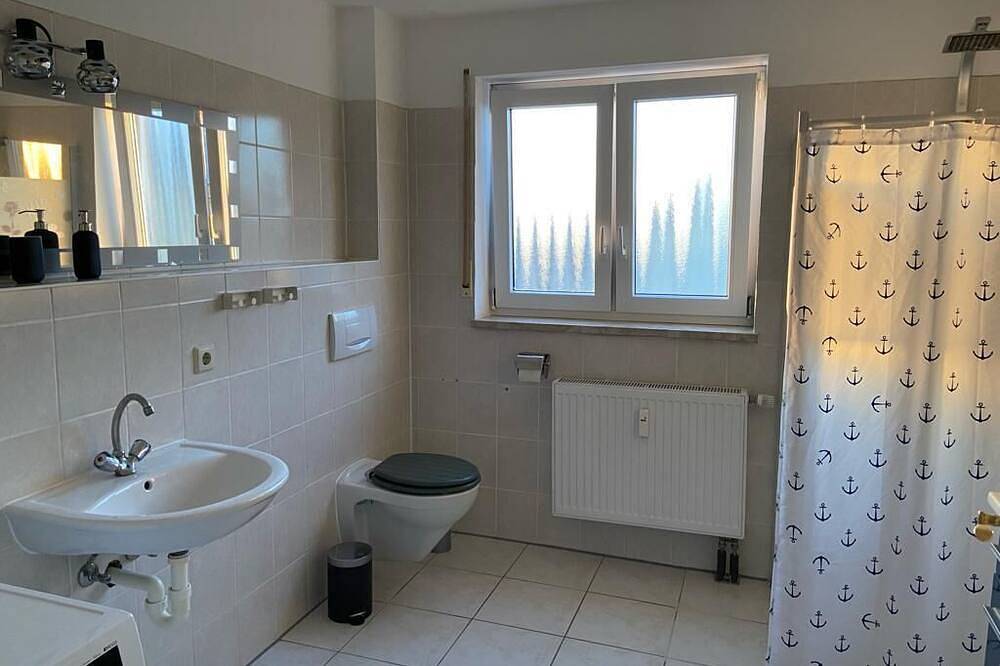 Ganze Wohnung, Sonnige Wohnung mit Balkon. in Eppingen, Kraichgau