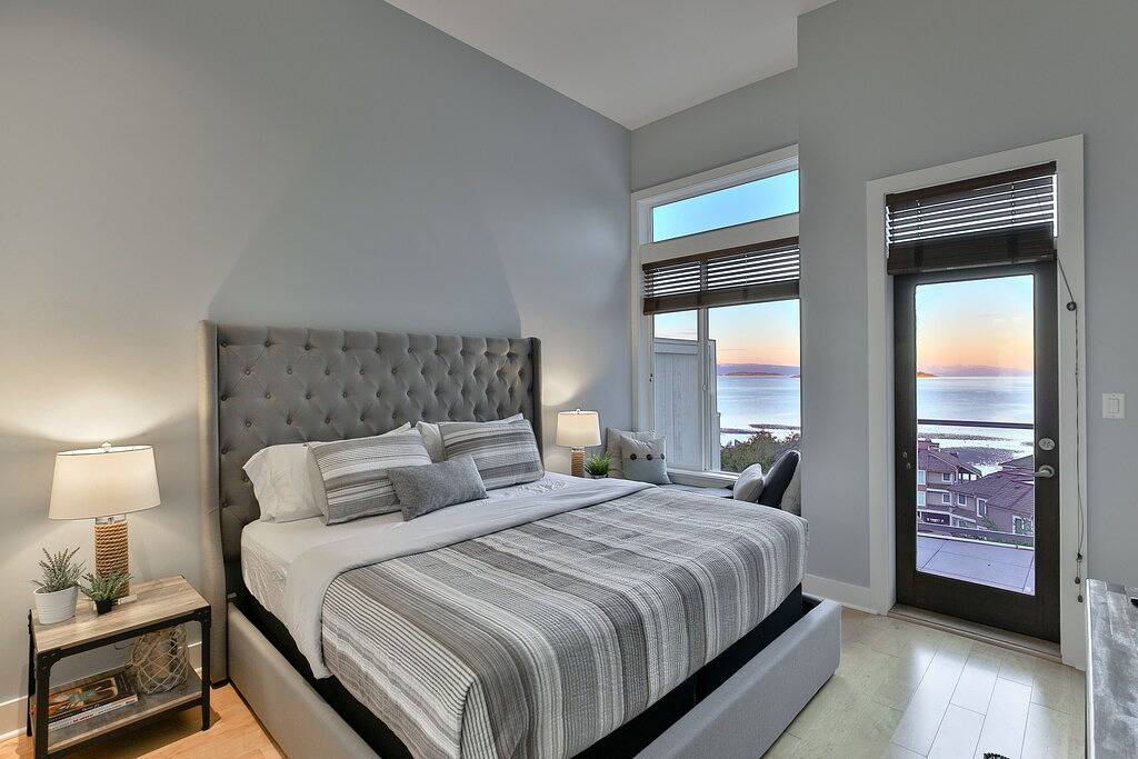 Ganze Wohnung, Atemberaubende Oase mit Meerblick in Vancouver Island 1 min. zu Fuß zum Strand 2Br 2Bth❤ in Parksville, Regional District of Nanaimo