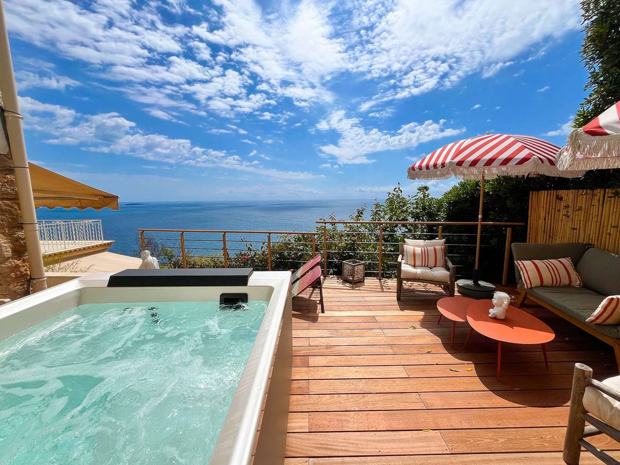 Villa close to beaches, jacuzzi and sea view in Théoule-sur-Mer, Massif de l'Esterel