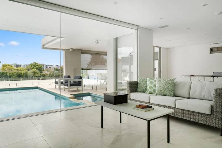 Villa pour 10 personnes, avec jardin ainsi que piscine et balcon à Sydney