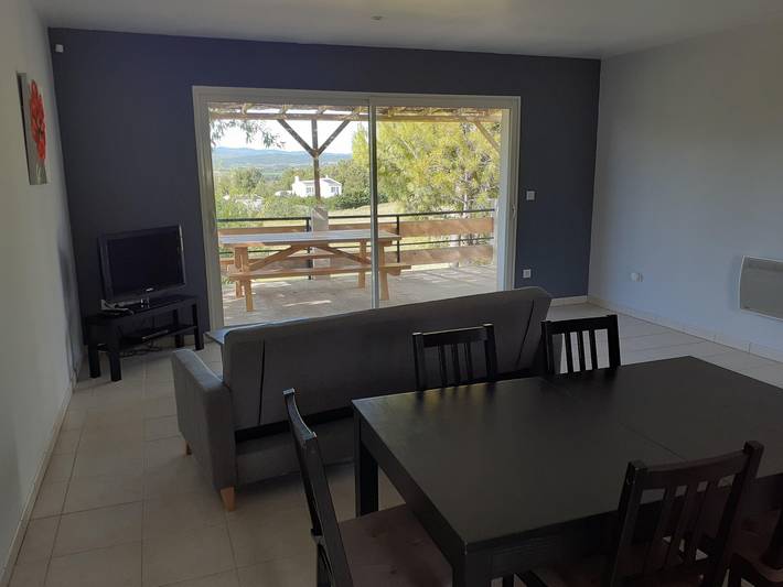 Gîte pour 6 personnes, avec piscine et jardin à Tourouzelle - 4