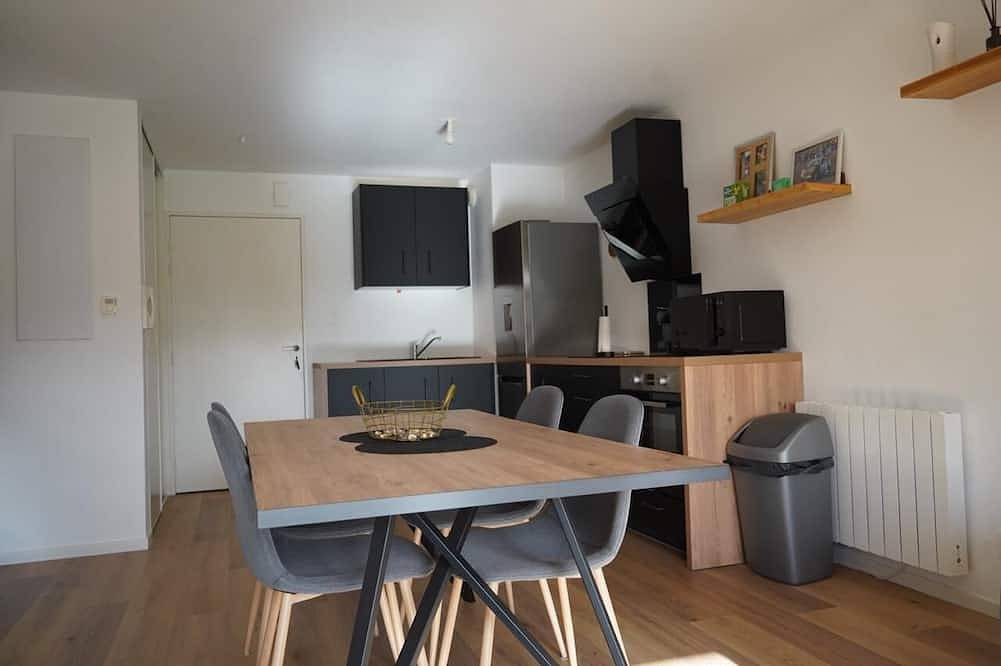 Entire apartment, Quiet, warm apartment in Miniac-Morvan, Saint-Malo region