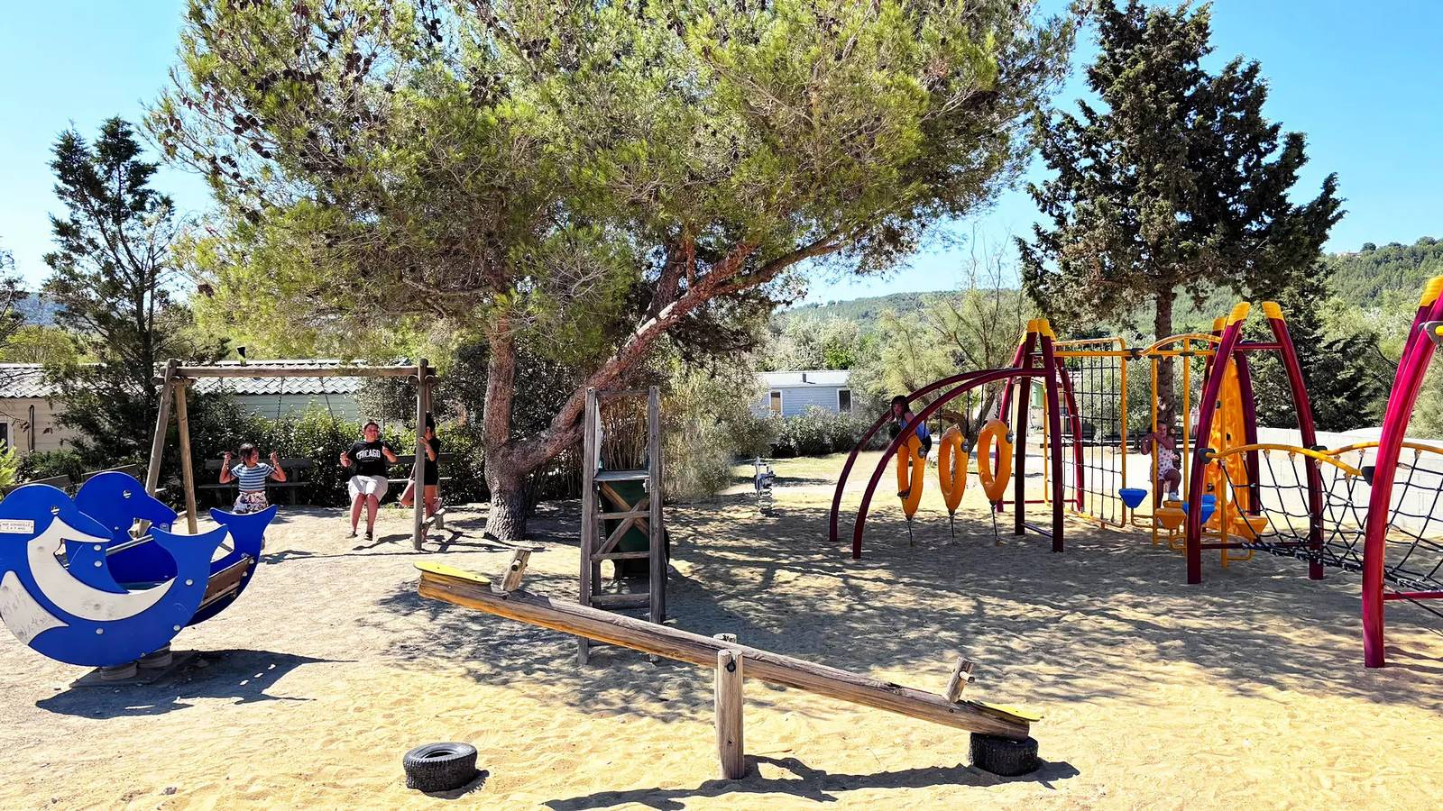 Mobil-home Californië Standaard 3 Kamers 4 Personen Airconditioning + Tv in Saint-Mitre-les-Remparts, Istres en omgeving