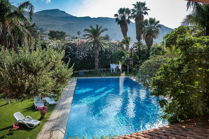 Location de vacances pour 2 personnes, avec Terrasse et Jardin ainsi que Piscine et Vue à Sferracavallo - 3