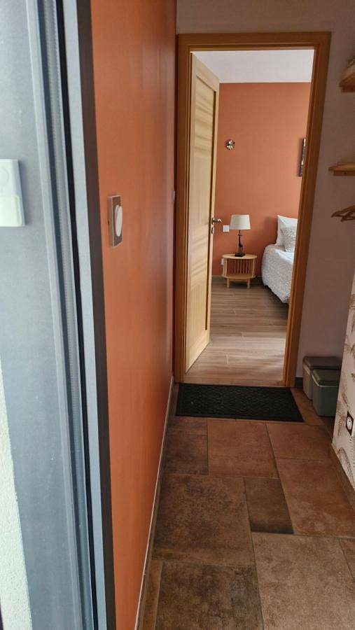 Gîte pour 2 personnes, avec Terrasse et Jardin à Plouvorn - 4