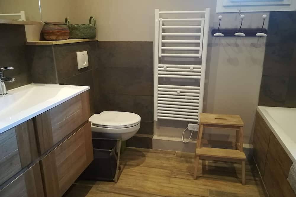 Schönes Haus im Luberon in Viens, Regionaler Naturpark Luberon