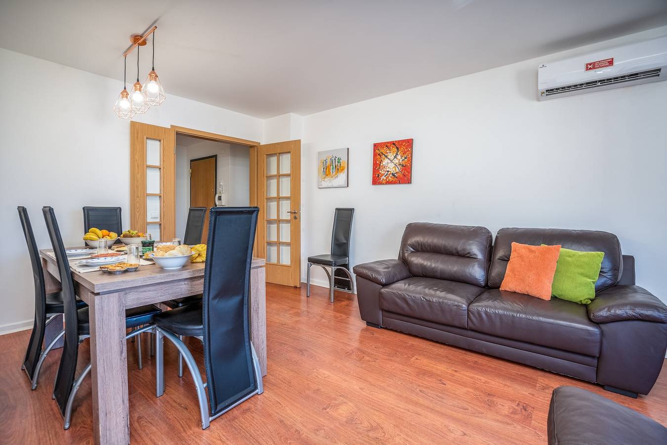 Apartamento inteiro, Apartamento 'Los Hermanos' com varanda e Wi-Fi in Praia da Rocha, Portimão