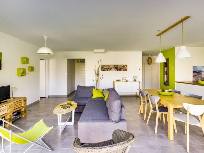 Modern Home with Terrace in Biscarrosse – Sleeps 7 with Wifi & Bbq in Biscarrosse (town), Biscarrosse