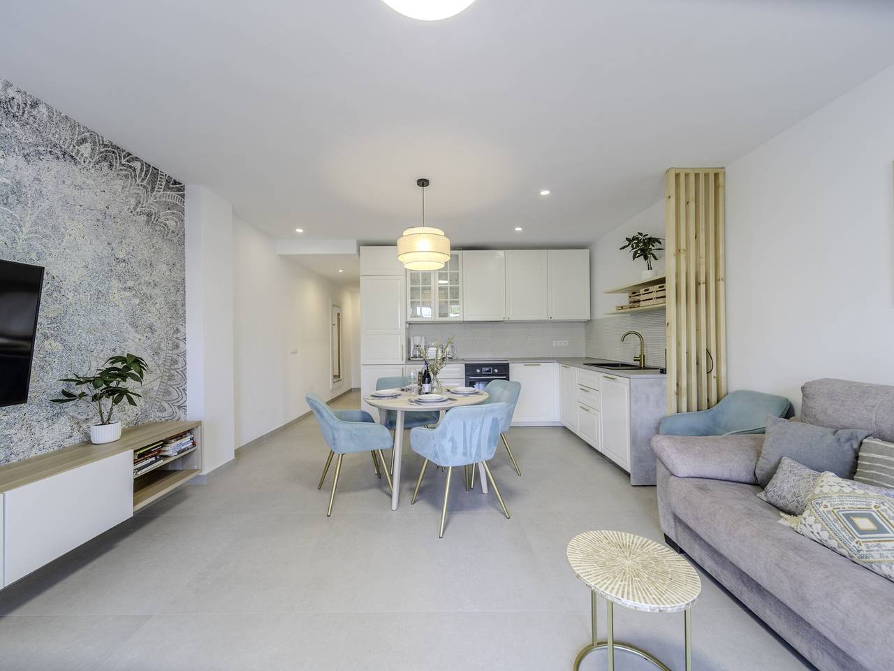 Jardines de Burriana Deluxe à 400m de la plage, piscine et terrasse privées in Playa de Burriana, Nerja
