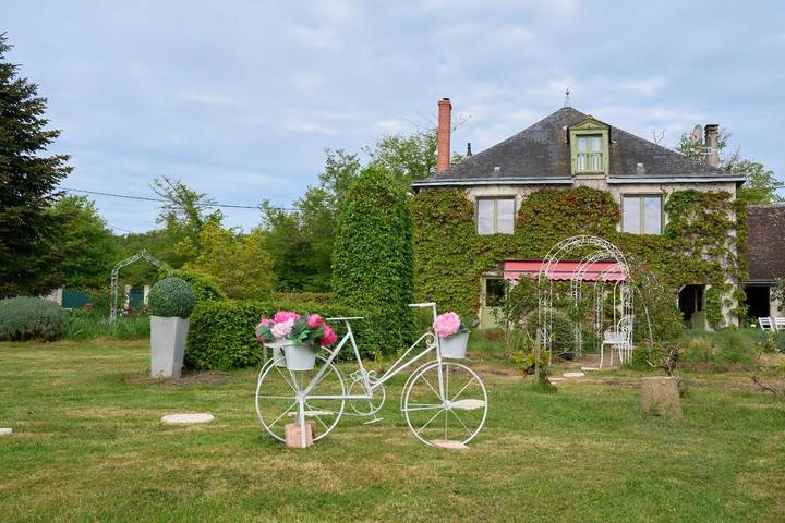 Cama y desayuno para 2 personas, con jardín en Blois
