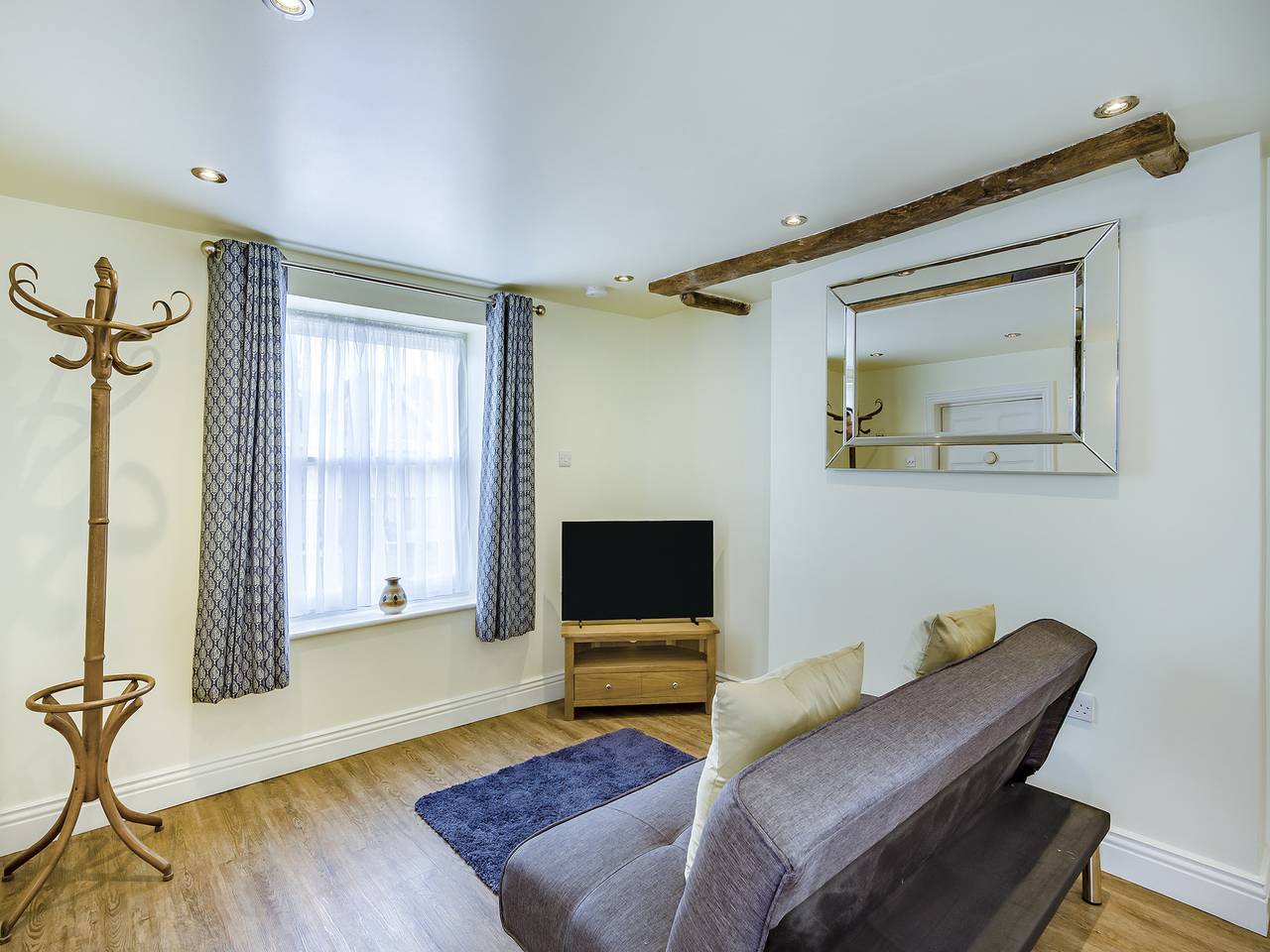 Oak Tree Cottage in Frinton and Walton, Essex