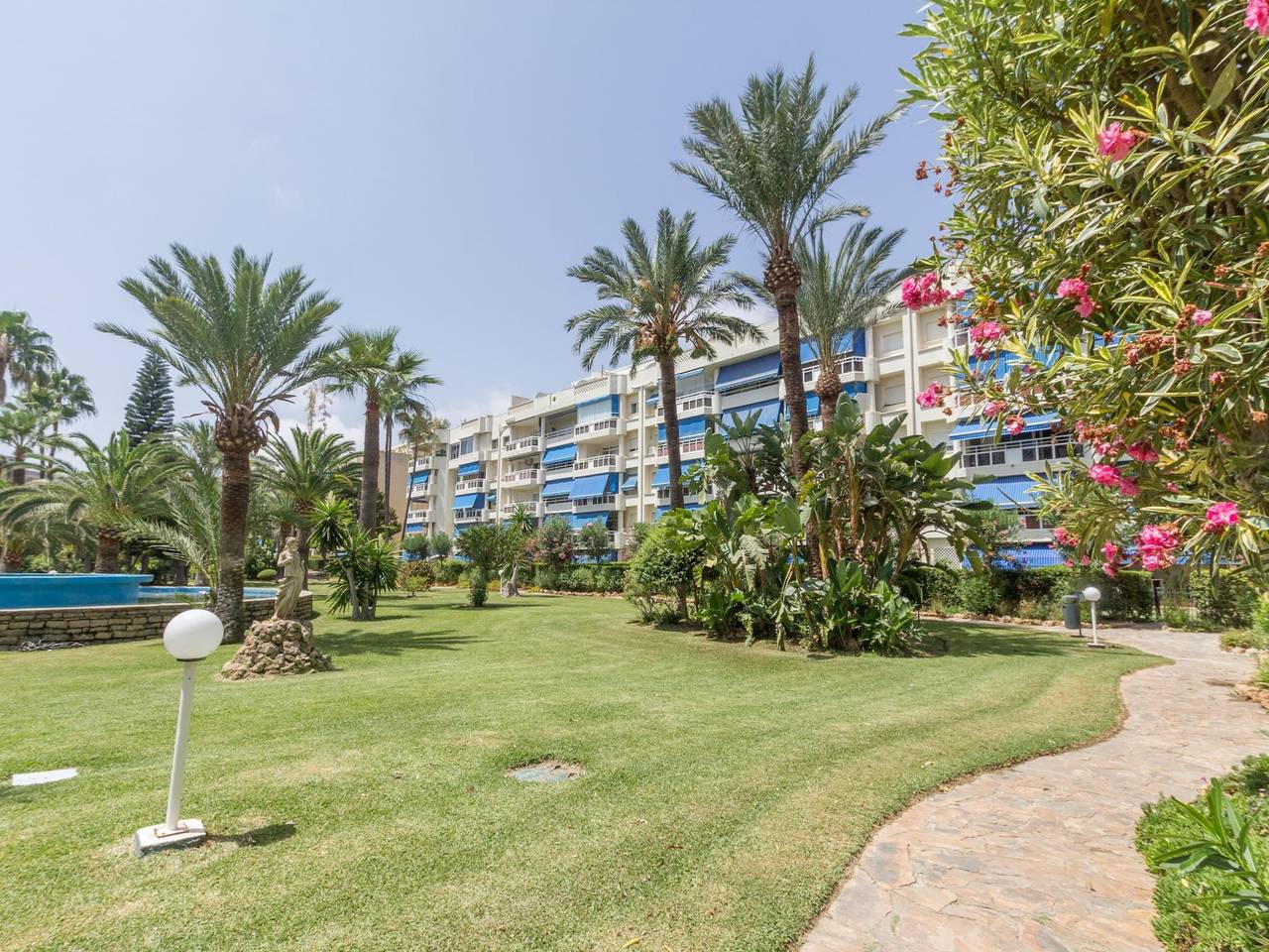 Entire vacation apartment, Sunstay Costa Lago Flat Iii Torremolinos in Playa Los Álamos, Torremolinos