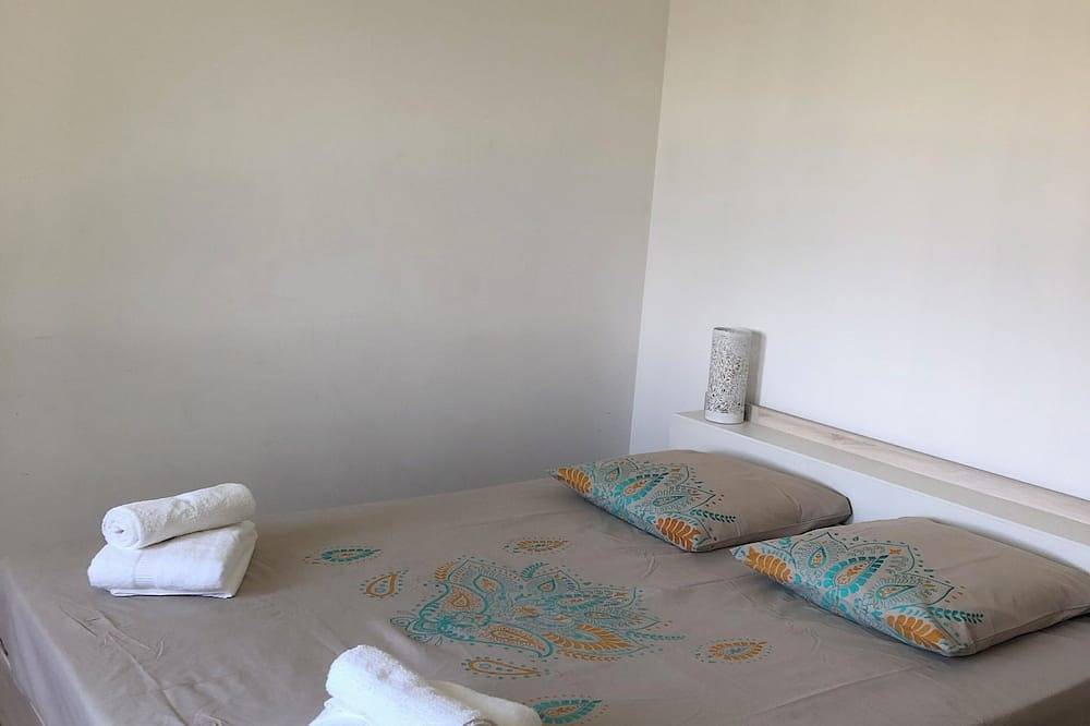 Villa at the foot of the Vercors with swimming pool, tennis court and boules pitch on 5000m2 garden in Chabeuil, Valence region