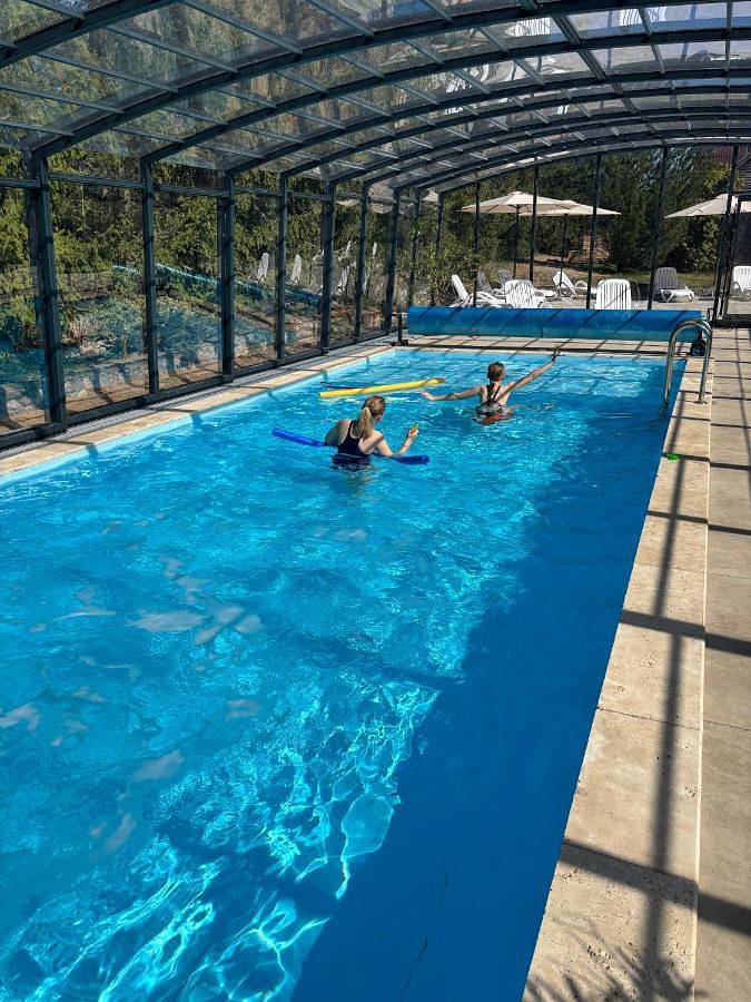 Obiekt b&b dla 3 osób, z widok na jezioro i basen dla dzieci oraz ogród i basen na Mazury