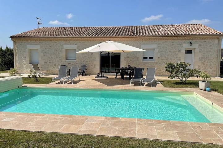 Location de vacances pour 6 personnes, avec jacuzzi et terrasse à Bonnetan