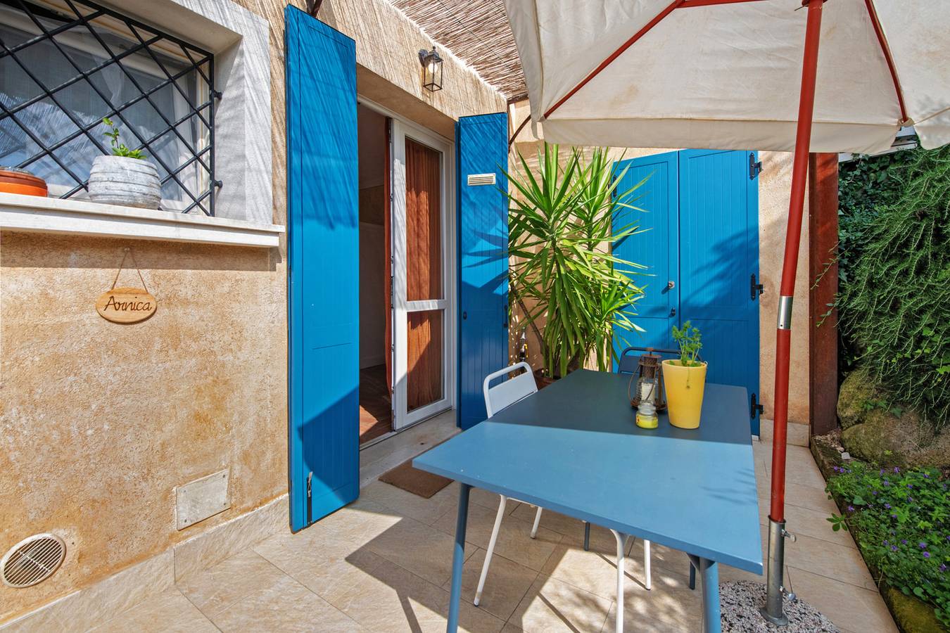 Zimmer 'Arnica' mit privatem Pool, Wi-Fi und Klimaanlage in Soiano del Lago, Gardasee-Berge
