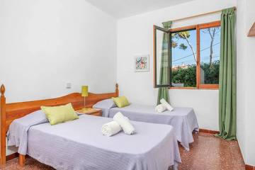 Villa pour 8 Personnes dans Cala Blanca, Ciutadella, Photo 3