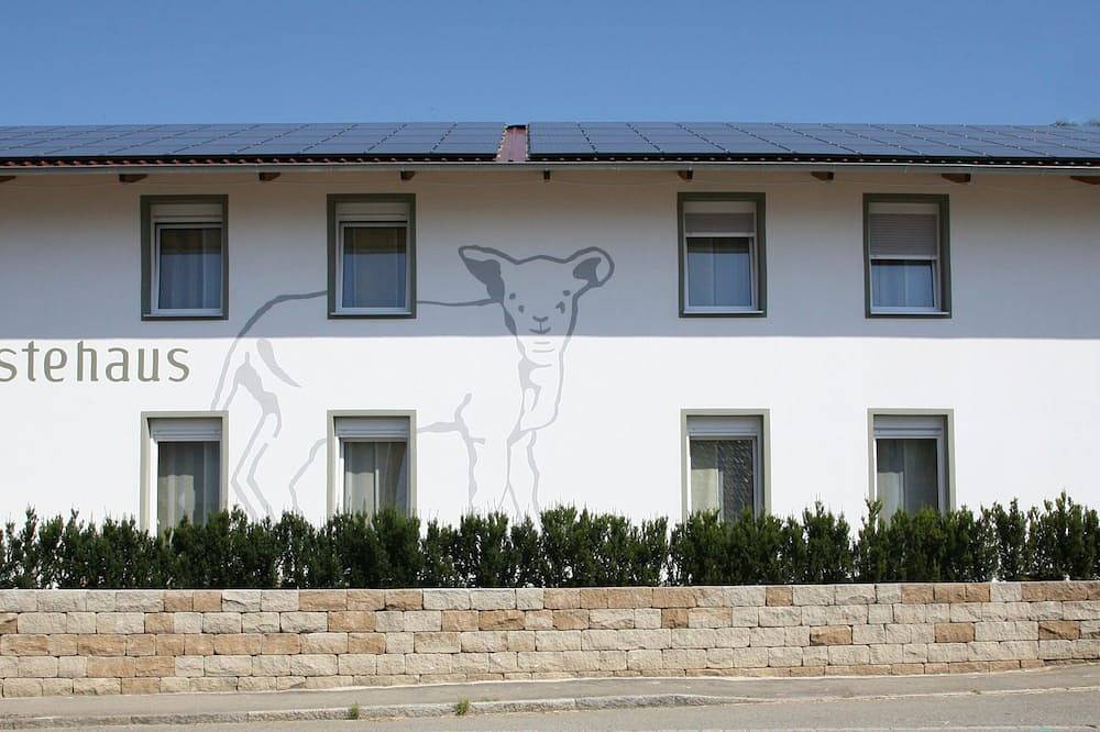 Ganze Wohnung, Doppelzimmer für 2 Gäste mit 21m² in Blaubeuren (73317) in Blaubeuren, Alb-Donau-Kreis