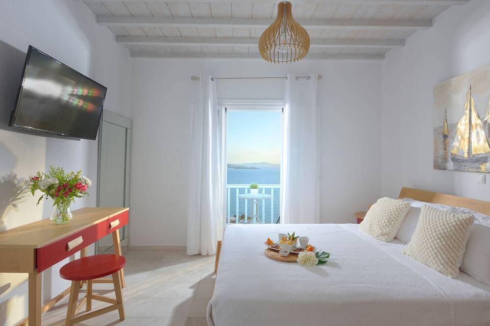 Mini Suite with Sea View in Agios Stefanos, Mykonos