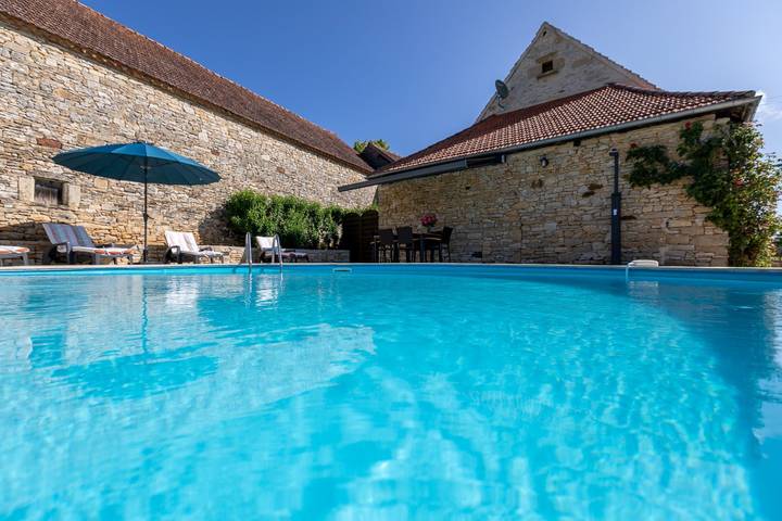 Gîte pour 5 personnes, avec piscine à Rampoux