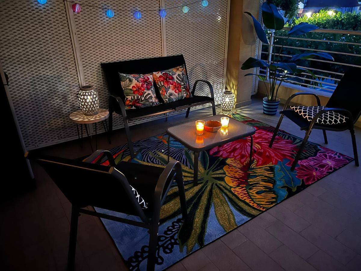 Appartement entier, Grand T2 terrasse 27m2 plein sud Folelli centre in Folelli, Penta-di-Casinca