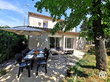 Gîte pour 8 personnes, avec jardin à Causse-de-la-Selle