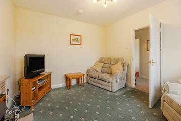 Log Cabin for 5 People in Herefordshire, West Midlands, Photo 3