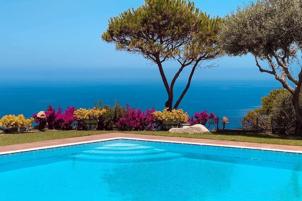Villa Stromboli, exclusive villa with pool for 10 people in Faro Capo Vaticano, Vibo Valentia Provinz