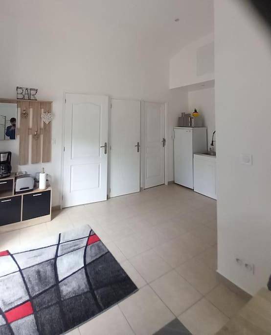 Appartement entier, Two-Bedroom Apartment in Parigné-l'Évêque, Sarthe