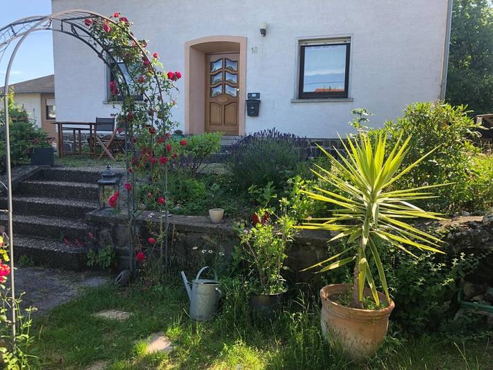 Ferienwohnung für 5 Personen, mit Balkon und Terrasse sowie Garten