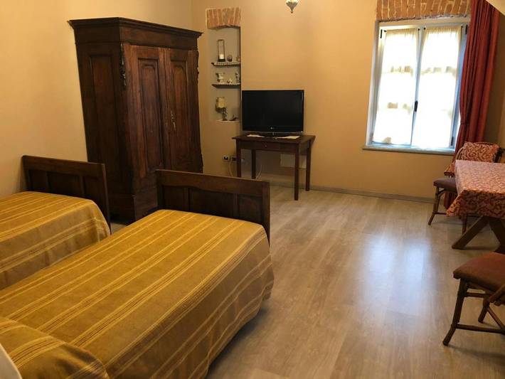 Casa vacanza per 5 persone, con Giardino e Panorama a Poirino