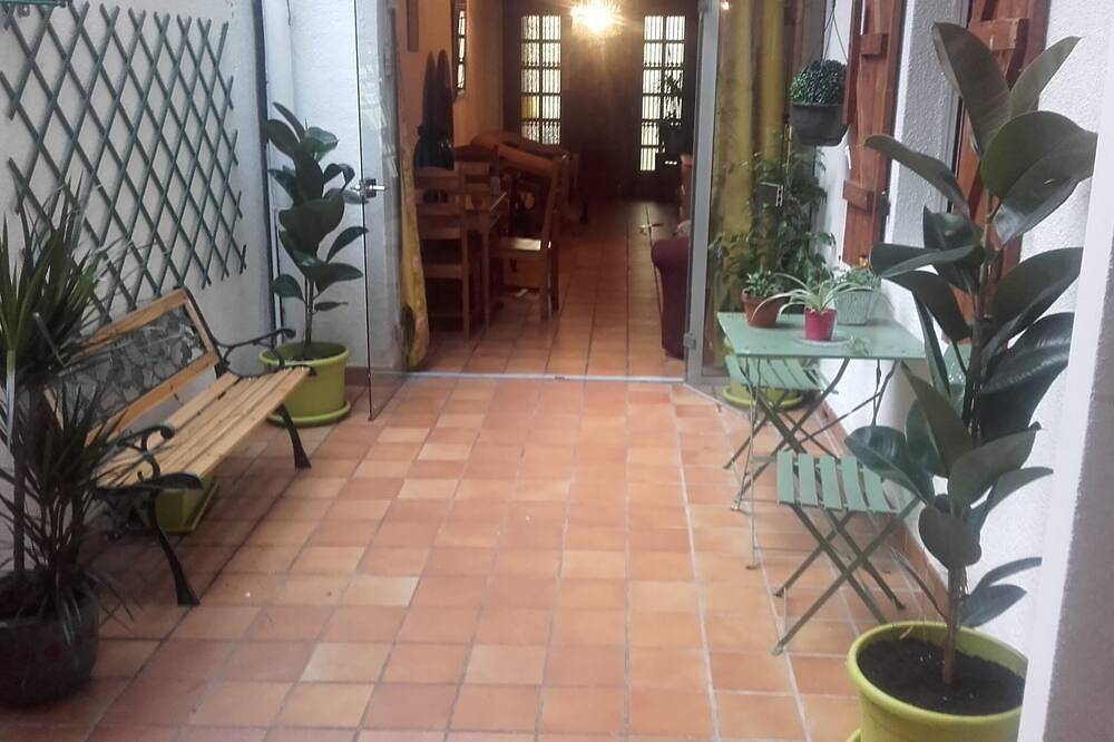 Apartamento entero, Precioso apartamento reformado, 4 personas. Cerca de todos los servicios Pau a pie in Pau (Francia), Béarn